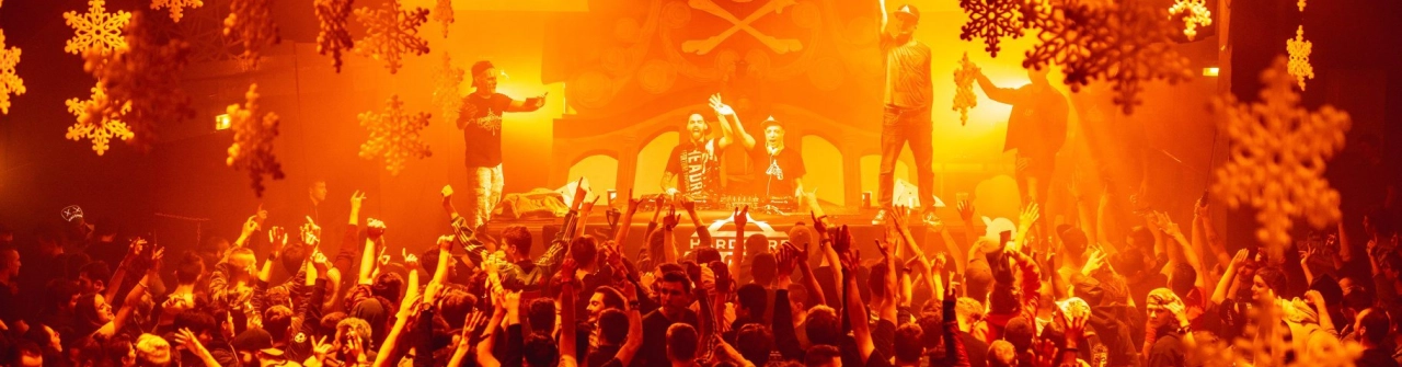 Rave In Da Club