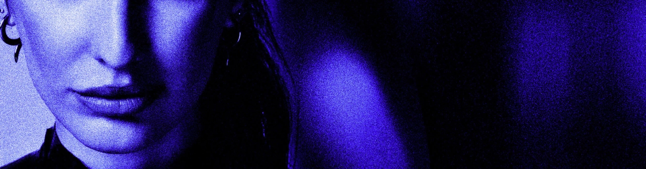 UNDER. Lilly Palmer, Egbert (live)