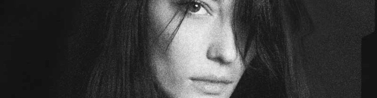 Under. Amelie Lens