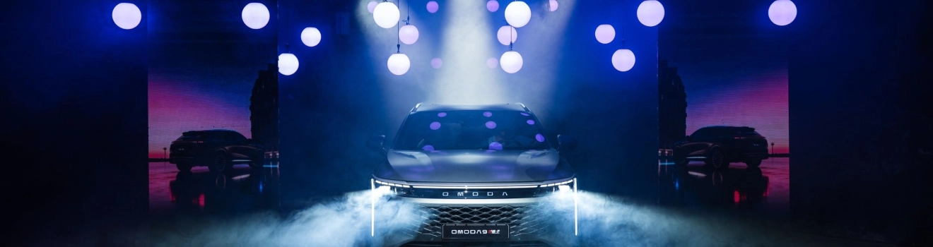 Un SUV s’invite au Warehouse pour un tournage hors du commun !