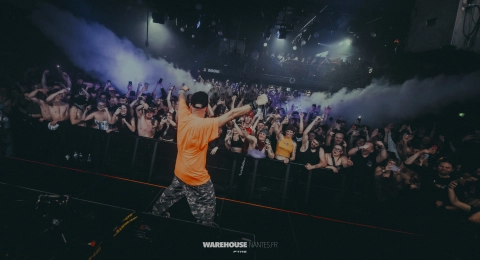 Rave In Da Club