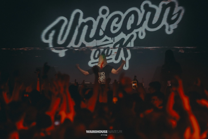 Rave In Da Club