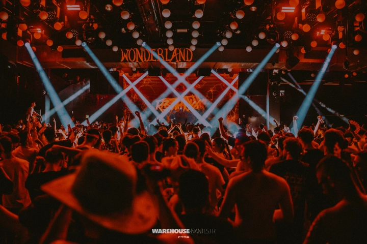 Rave In Da Club