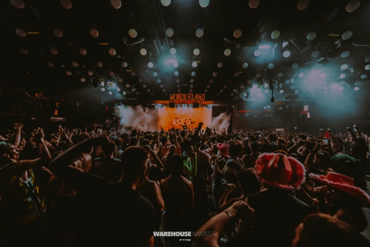 Rave In Da Club