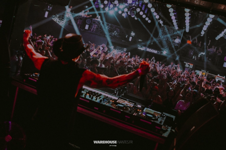 Rave In Da Club