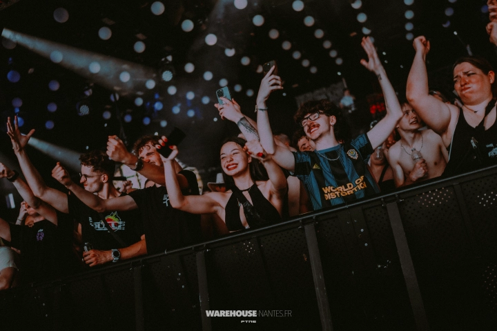 Rave In Da Club